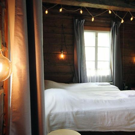 Lauri Historical Log House Manor Hotel โรวานิเอมิ ภายนอก รูปภาพ
