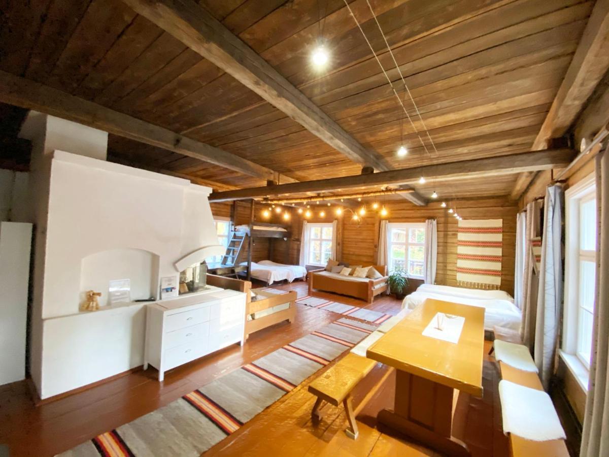 Lauri Historical Log House Manor Hotel โรวานิเอมิ ภายนอก รูปภาพ