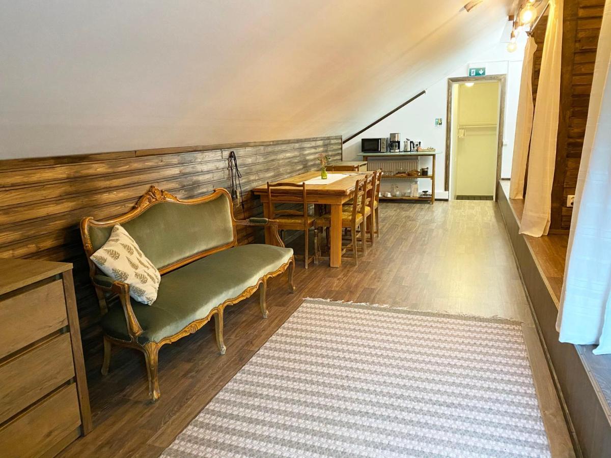 Lauri Historical Log House Manor Hotel โรวานิเอมิ ภายนอก รูปภาพ