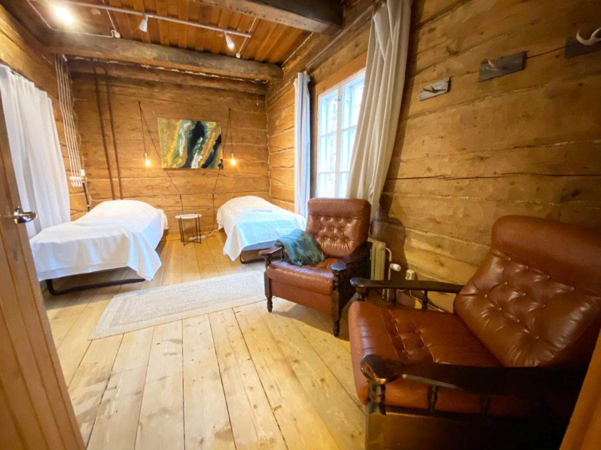 Lauri Historical Log House Manor Hotel โรวานิเอมิ ภายนอก รูปภาพ