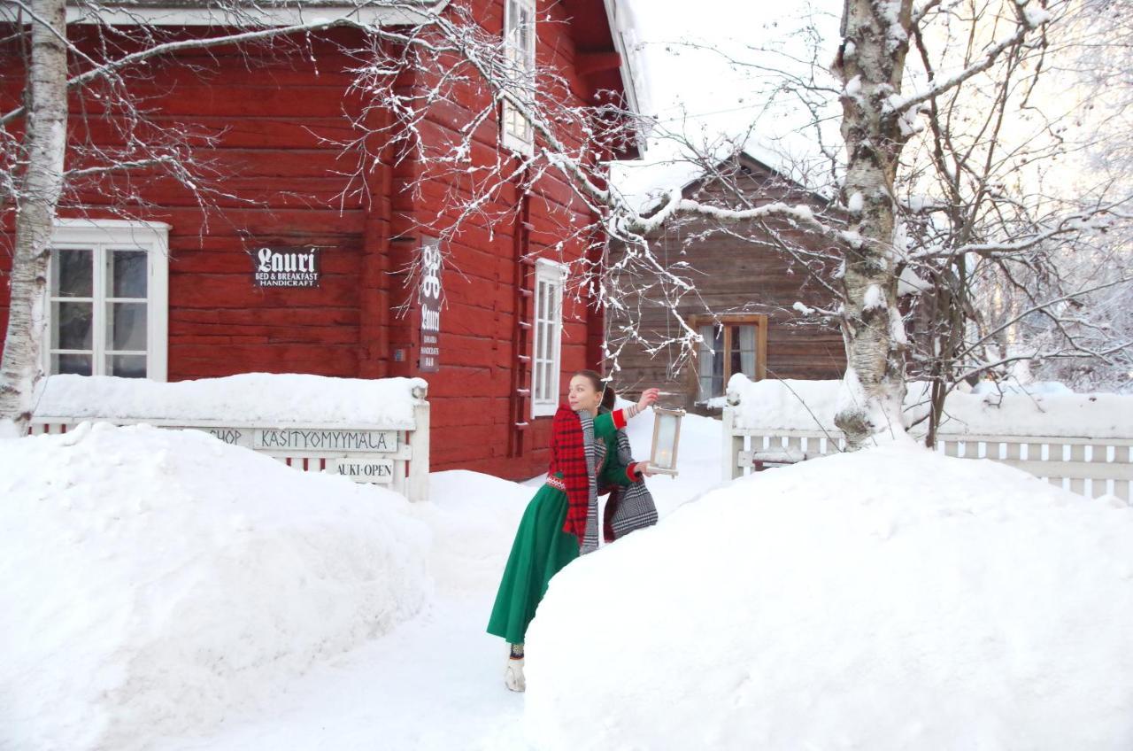 Lauri Historical Log House Manor Hotel โรวานิเอมิ ภายนอก รูปภาพ