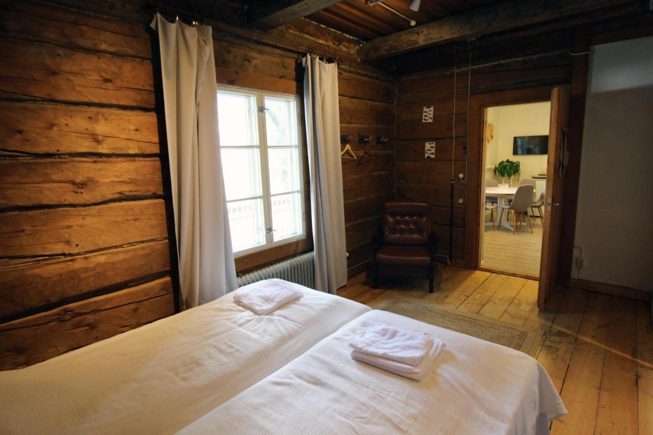 Lauri Historical Log House Manor Hotel โรวานิเอมิ ภายนอก รูปภาพ