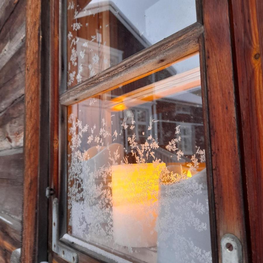 Lauri Historical Log House Manor Hotel โรวานิเอมิ ภายนอก รูปภาพ