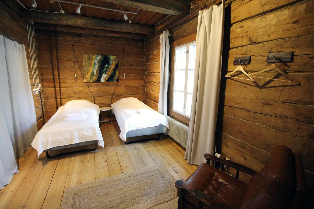 Lauri Historical Log House Manor Hotel โรวานิเอมิ ภายนอก รูปภาพ