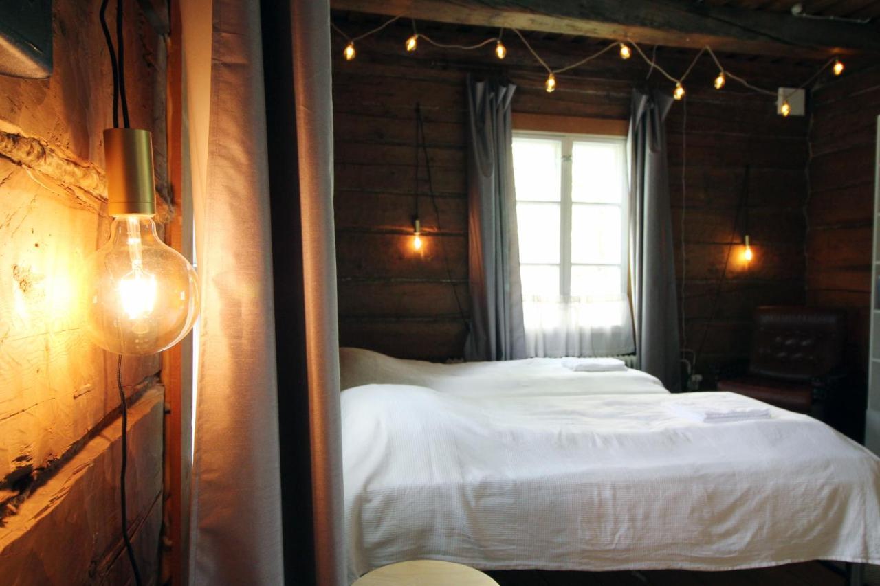 Lauri Historical Log House Manor Hotel โรวานิเอมิ ภายนอก รูปภาพ