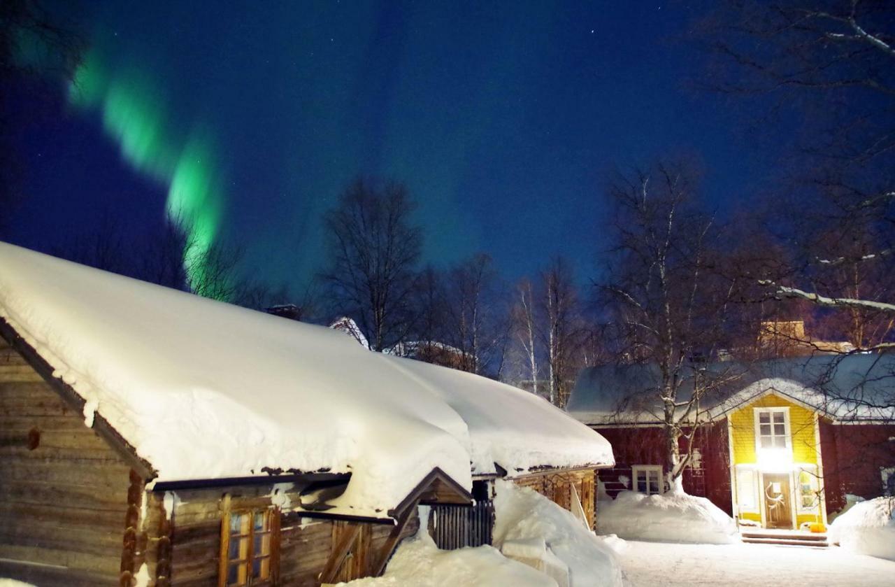 Lauri Historical Log House Manor Hotel โรวานิเอมิ ภายนอก รูปภาพ