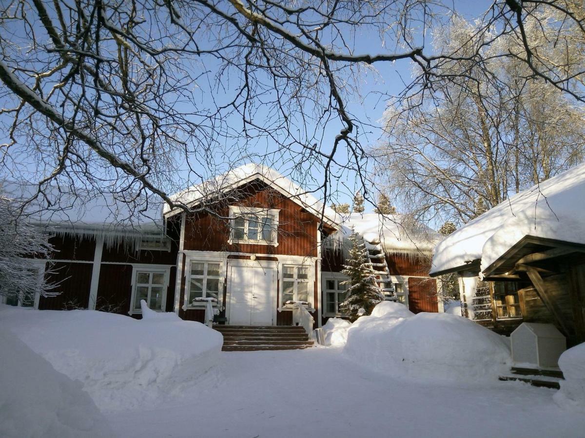 Lauri Historical Log House Manor Hotel โรวานิเอมิ ภายนอก รูปภาพ