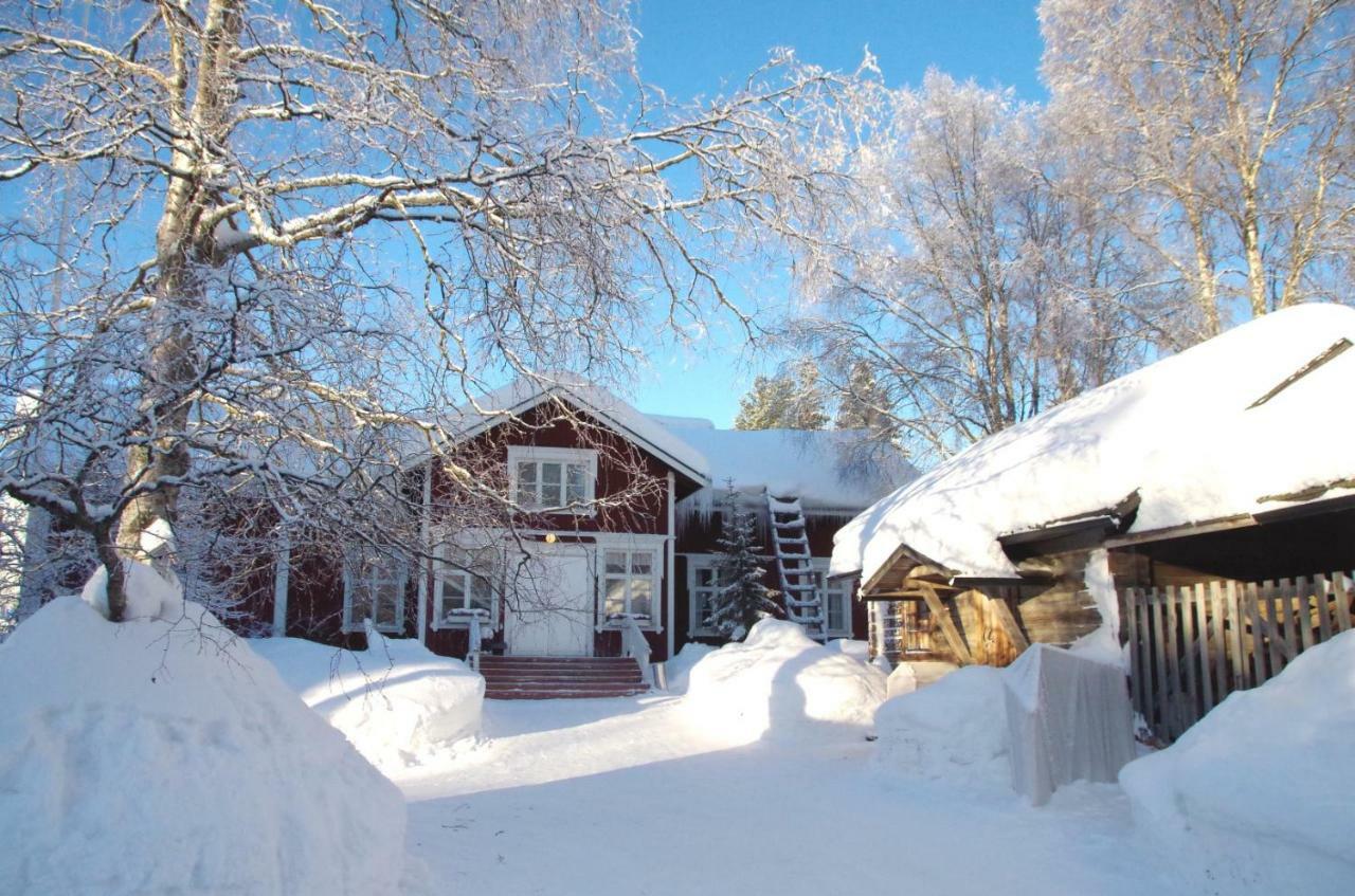 Lauri Historical Log House Manor Hotel โรวานิเอมิ ภายนอก รูปภาพ