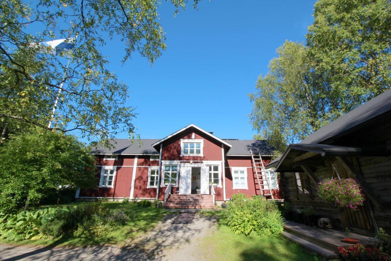 Lauri Historical Log House Manor Hotel โรวานิเอมิ ภายนอก รูปภาพ