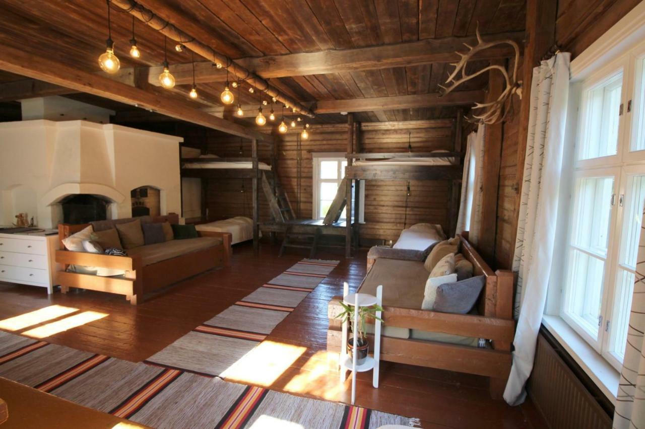 Lauri Historical Log House Manor Hotel โรวานิเอมิ ภายนอก รูปภาพ